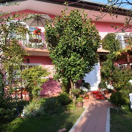 Biser Ξενοδοχείο με διαμερίσματα 3*