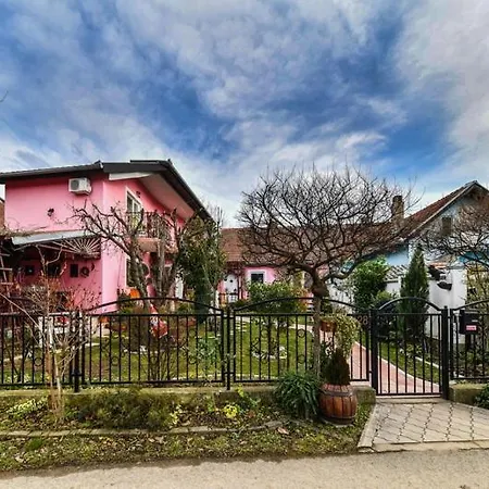 Biser Ξενοδοχείο με διαμερίσματα 3*